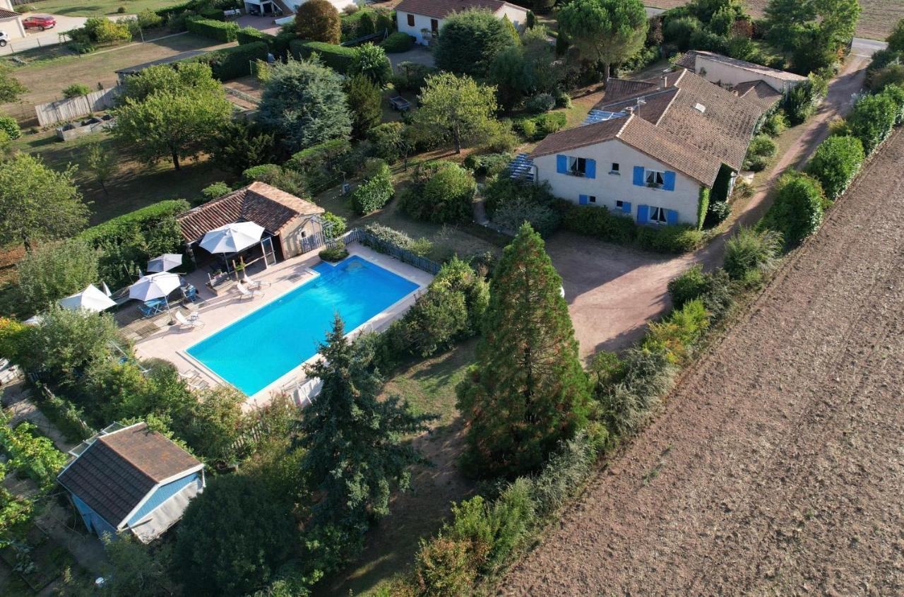 Les Pierres Blanches Bed & Breakfast Bonneuil-Matours Exterior foto