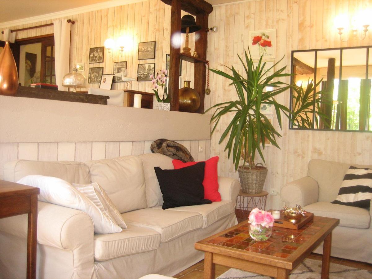 Les Pierres Blanches Bed & Breakfast Bonneuil-Matours Exterior foto